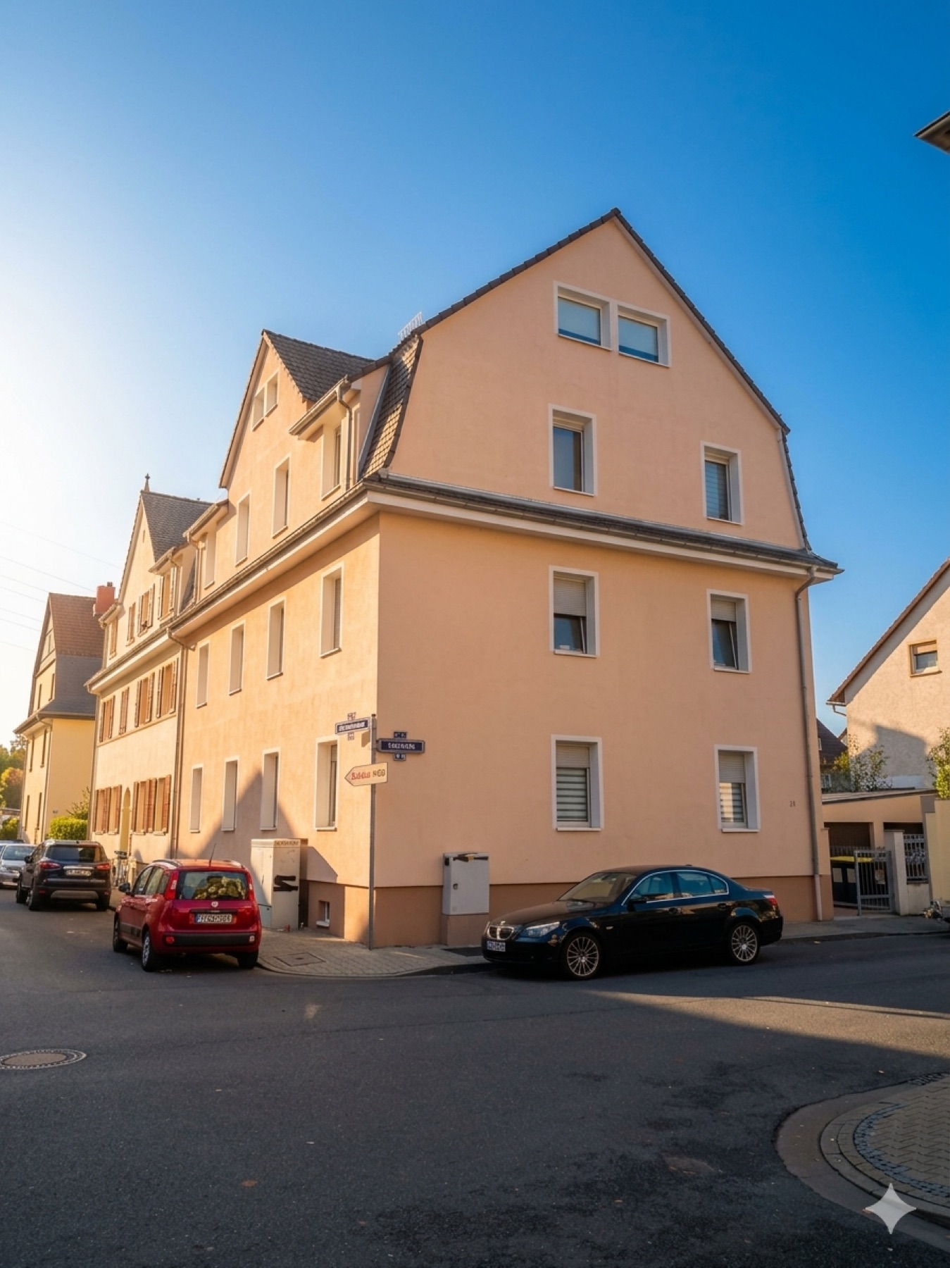 Lotzstrasse 24 · Außenansicht im Goldlicht